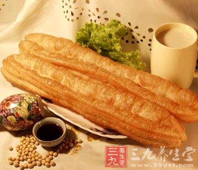 过年了,家里用花生油炸东西,为什么炸着炸着油