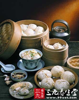 芒果+啤酒吃了会中毒?-吃芒果吃多了,会中毒吗