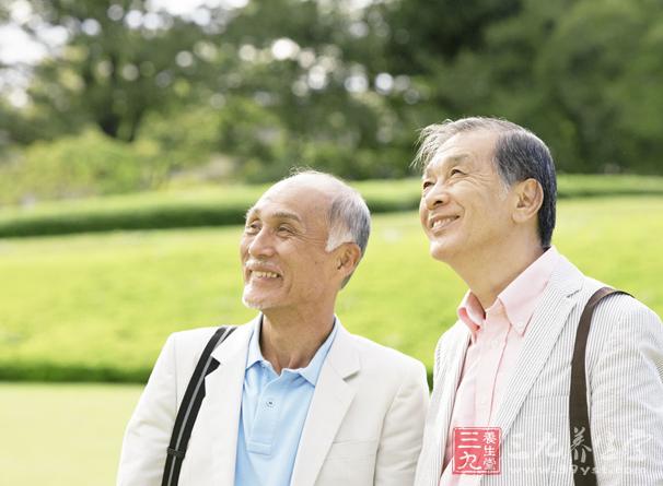 动脉硬化是动脉的一种非炎症性病变，可使动脉管壁增厚、变硬，失去弹性、管腔狭小。动脉硬化是随着人年龄增长而出现的血管疾病，其规律通常是在青少年时期发生，至中老年时期加重、发病。男性较女性多，近年来本病在中国逐渐增多，成为老年人死亡主要原因之一。