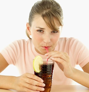 女性常饮可乐为何引来高血压