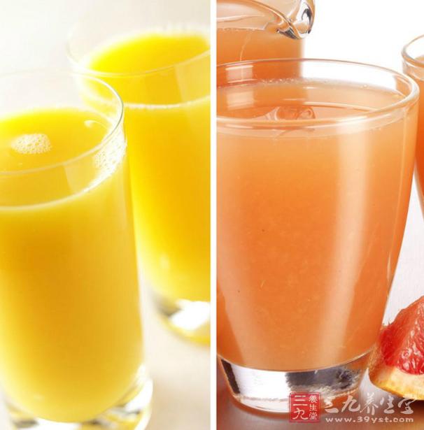 柳橙,葡萄柚汁这种柑橘类最棒,而容易氧化的咖啡或茶,则会让养份摄取
