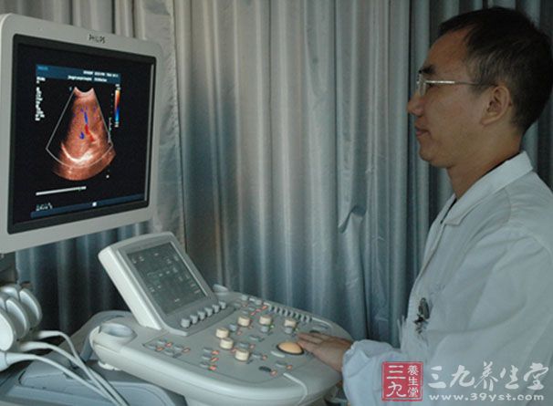 A型超声波适用于一些含液性病变，如诊断胸腔积液并定位穿刺点，腹水探测，还可测量脏器大小及距离等