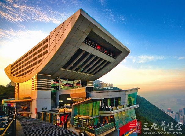 上太平山顶凌霄阁虽然有山路可走，但上山路程较远