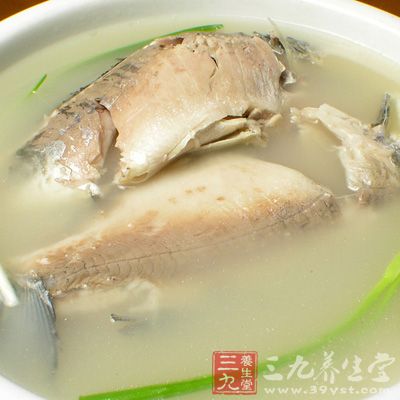 魚(yú)鰾 當(dāng)歸各10克紅棗10枚