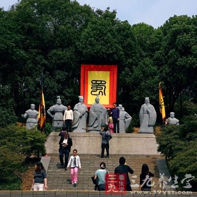 三国城是中视无锡影视基地三大景区中的一个，另外两个是水浒城、唐城