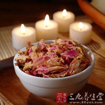 在家也可以DIY一次完全的SPA體驗(yàn)，天然蜂蜜或含有蜂蜜的護(hù)膚產(chǎn)品能讓你感覺肌膚尊貴無比