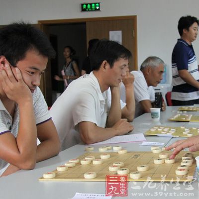 下象棋能提高少年兒童的邏輯思維能力和形勢判斷能力