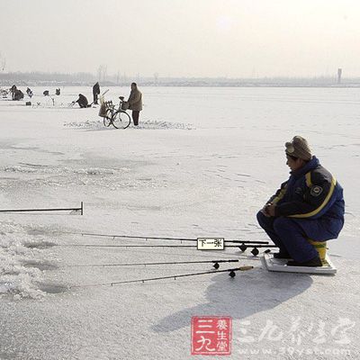 冬季钓鱼技巧六个不钓教你在冬季如何钓鱼(2)