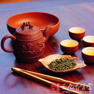 普洱茶是黑茶类中的一种，具有其他茶类的所有生化特征