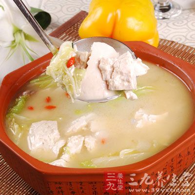 金针菇白菜豆腐汤