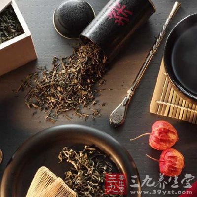 起床后，用約6克的黑茶，以100cc沸水浸泡半分鐘，飲用