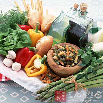 蔬菜含有丰富的维生素C和各种矿物质，有助于消化和排泄，能增加食欲