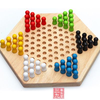 跳棋的收官以快為原則，通過運(yùn)用技巧以快的速度進(jìn)入對(duì)面的陣地