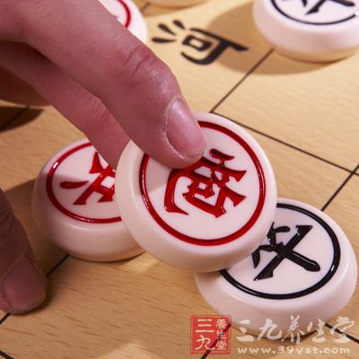 早期的象棋，棋制由棋、箸、局等三种器具组成