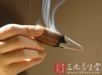 我国古代医圣孙思邈说过这样一句话：要想人不干，常灸足三里