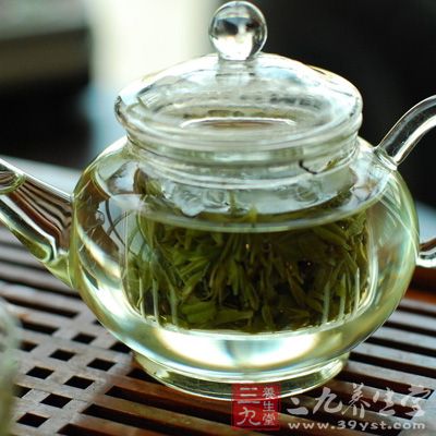 喝绿茶也有助于保护我们的肌肤