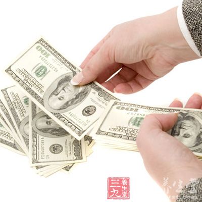 拿完钱包、钞票,用过提款机之后要洗手 拿完钱包、钞票,用过提款机之后要洗手