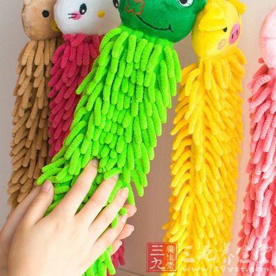 这其中包括金黄色葡萄球菌等致病菌。 这其中包括金黄色葡萄球菌等致病菌。