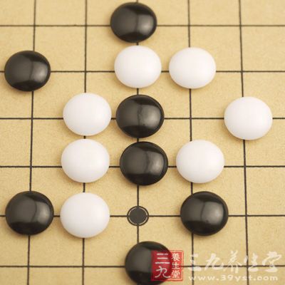 　長久以來五子棋在中國一直沒有得到發(fā)展