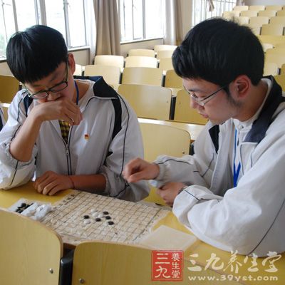 五子棋的開局也稱布局，一般在3~7手左右完成