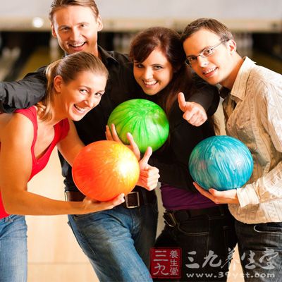 球的制造包括球的核心型式、外壳材质、表面处理。 球的制造包括球的核心型式、外壳材质、表面处理。