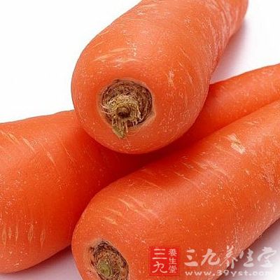 豆角，胡蘿卜1個(gè)，五香豆腐干，大蒜1瓣，鹽。