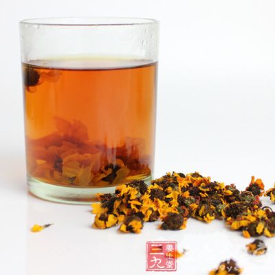 菊杞茶含富厚的维生素A，可提防和治疗各类眼病，还可防治高血压、冠心病，相宜于晚年人饮用