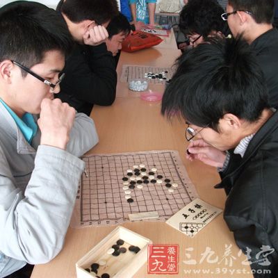 學(xué)習(xí)五子棋，能養(yǎng)成靜的習(xí)慣