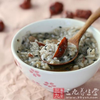 黑芝麻紅棗粥男補(bǔ)肝腎女潤膚