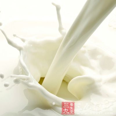 牛奶是人体钙的最佳来源，而且其中的钙磷比例非常恰当