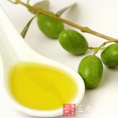 橄榄油含有大量多酚、不饱和脂肪以及维生素E