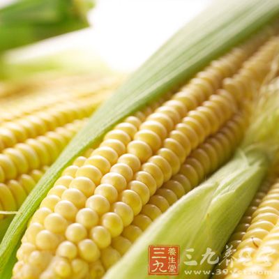 玉米含有丰富的营养保健物质，诸如碳水化合物