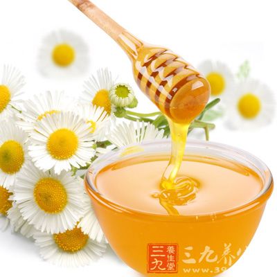 蜂蜜可以促使胃酸正常分泌，还有增强肠蠕动的作用，能显著缩短排便时间