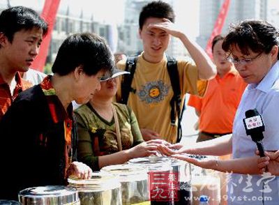 西安违规企业将列黑名单 问题食品100%召回