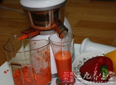 榨胡萝卜汁 胡萝卜汁4大功能