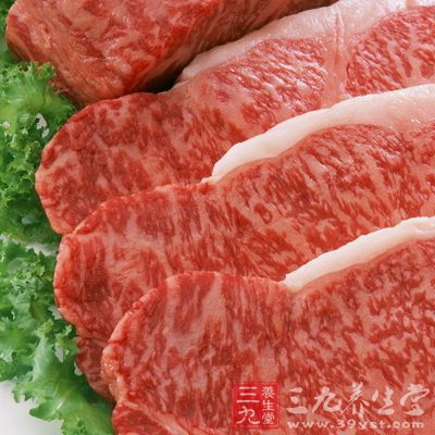 瘦猪肉250克，盐，生抽酱油，糖，料酒，葱，生粉。