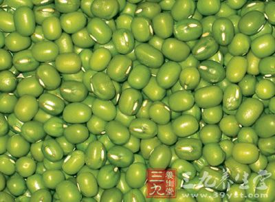 绿豆：中医认为，绿豆味甘寒，能解砒霜草木诸毒