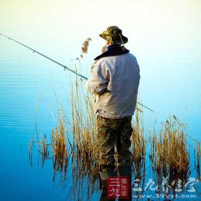 在同一个水体中，不同的鱼儿，在不同的气候条件下，鱼的泳层都是不尽相同的