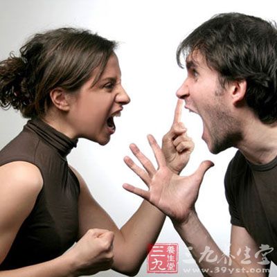 有些人爱生气,根源就是嫉妒心,害怕别人比自己强,总想突出自己占上风.