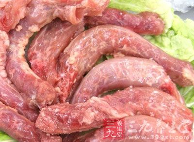 即使是致癌物质也能吞食,但不能分解;此外,鸡鸭皮,动物腺体,颈肉等