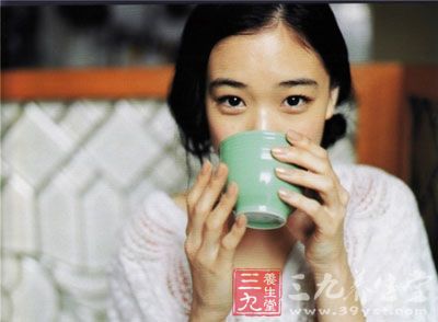 多喝水有什么好处 这些时刻喝水除病且长寿