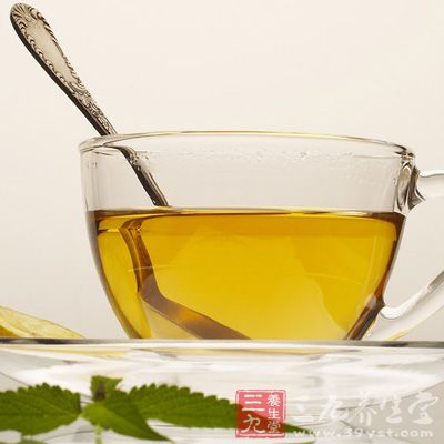 碧生源常润茶是以绿茶、土茯苓等为主要原料制成的保健食品