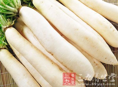 可吃白萝卜一个.200~300克左右。或用白萝卜一斤，洗净捣烂取汁，一次服下。