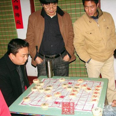 圍棋有經(jīng)，述者種種。惟夫象棋，敘全局有《金鵬秘訣》(實為《金鵬十八變》)，摘變形有《夢入神機》