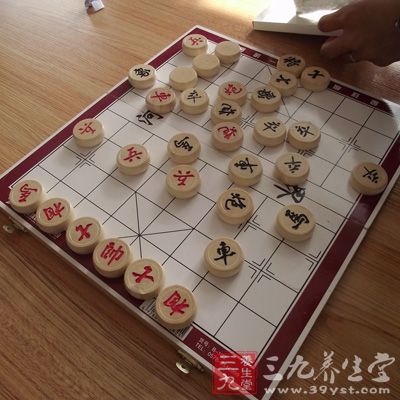 象棋棋盤棋子活動(dòng)的場所，叫作“棋盤”