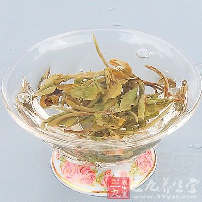 白茶除了茶固有功效作用以外，它还具有促进血糖平衡的作用