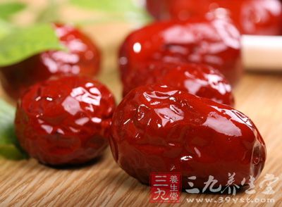 大枣又名红枣、干枣、枣子，起源于中国