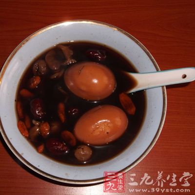 何首乌煲鸡蛋