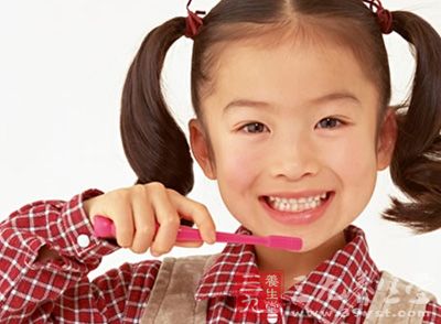 儿童牙刷新国标实施 刷牙方法更重要