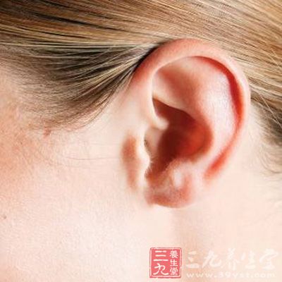 为什么天天掏耳朵,耳道还会出现巨大的耳屎?
